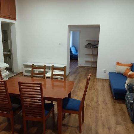 Big Cozy - Skyfall Apartment 3 Bdrm 6 Beds 1&Half Baths Будапеща Екстериор снимка